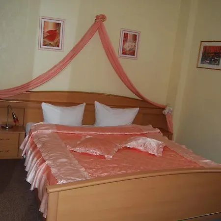 Hotel Amber 2*