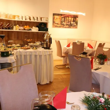 Amber Hotel 2*