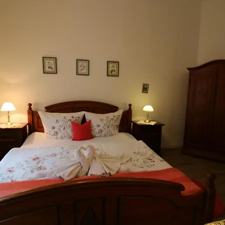 Amber Hotel 2*
