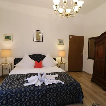 Amber Hotel 2*