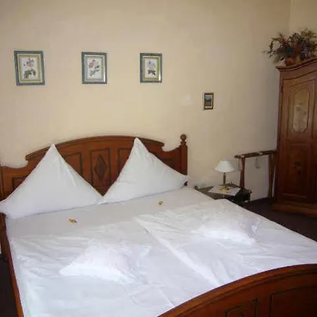 Amber Hotel 2*