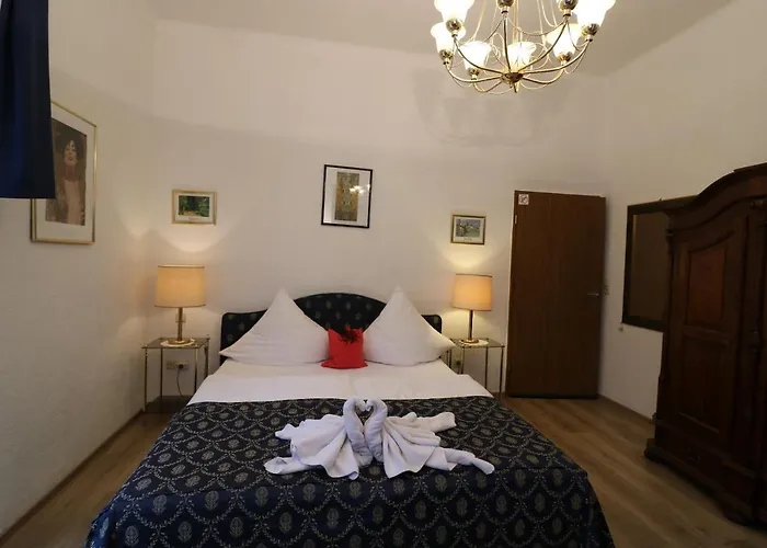 琥珀别墅酒店 2*